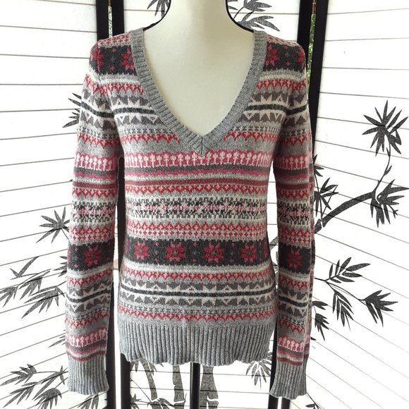 ❤️ Old Navy Winter Themed Striped Sweater 2/$15 - Picture 1 of 11